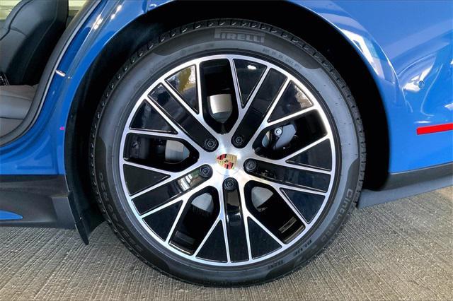 new 2025 Porsche Taycan car