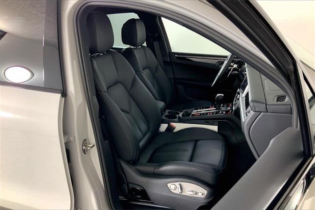 new 2025 Porsche Macan car