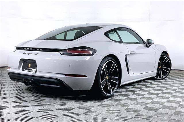 new 2025 Porsche 718 Cayman car