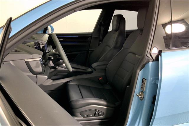 new 2025 Porsche Macan car