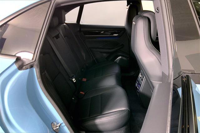 new 2025 Porsche Macan car