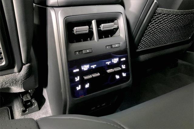 new 2025 Porsche Macan car