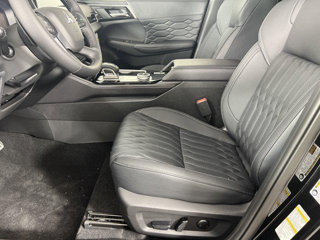 new 2025 Mitsubishi Outlander car, priced at $40,305