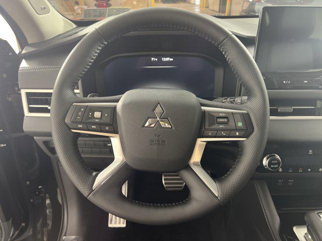 new 2025 Mitsubishi Outlander car, priced at $40,305