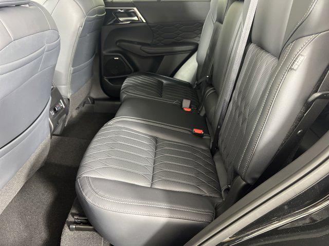 new 2025 Mitsubishi Outlander car, priced at $40,305