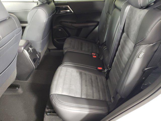 new 2025 Mitsubishi Outlander car, priced at $39,315