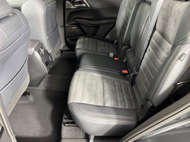 new 2025 Mitsubishi Outlander car, priced at $38,215
