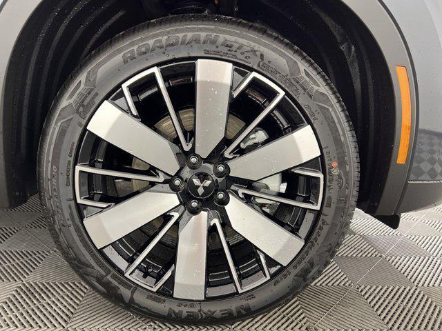 new 2025 Mitsubishi Outlander car, priced at $38,215