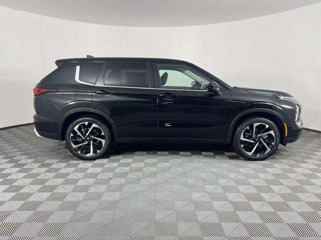 new 2024 Mitsubishi Outlander car, priced at $32,395