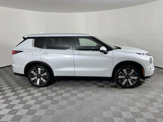 new 2025 Mitsubishi Outlander car, priced at $38,075