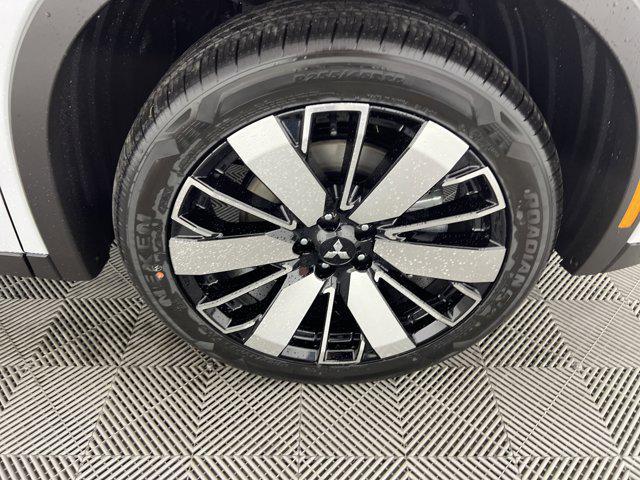 new 2025 Mitsubishi Outlander car, priced at $38,075
