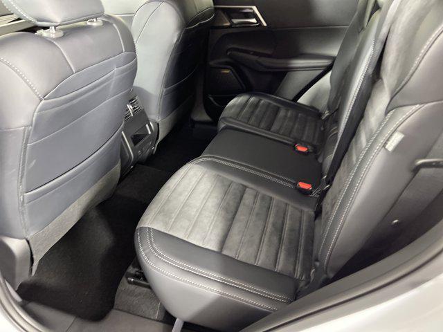 new 2025 Mitsubishi Outlander car, priced at $38,075
