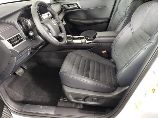 new 2025 Mitsubishi Outlander car, priced at $42,062