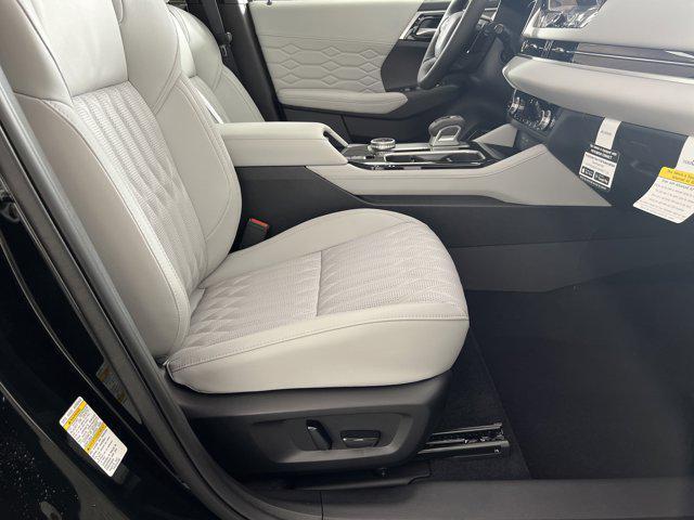 new 2025 Mitsubishi Outlander car, priced at $42,155