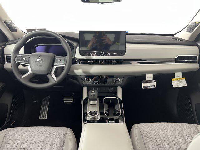 new 2025 Mitsubishi Outlander car, priced at $42,155
