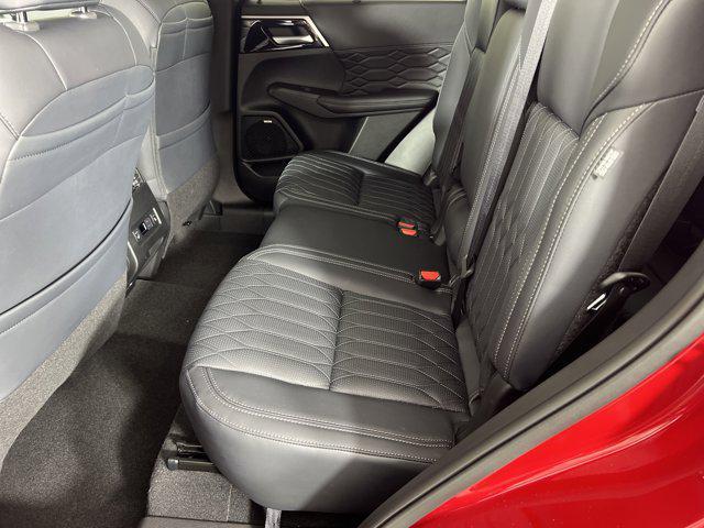 new 2025 Mitsubishi Outlander car, priced at $40,305