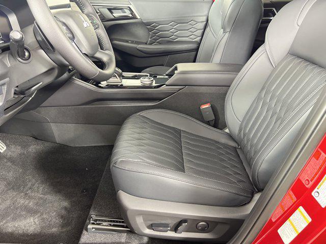 new 2025 Mitsubishi Outlander car, priced at $40,305