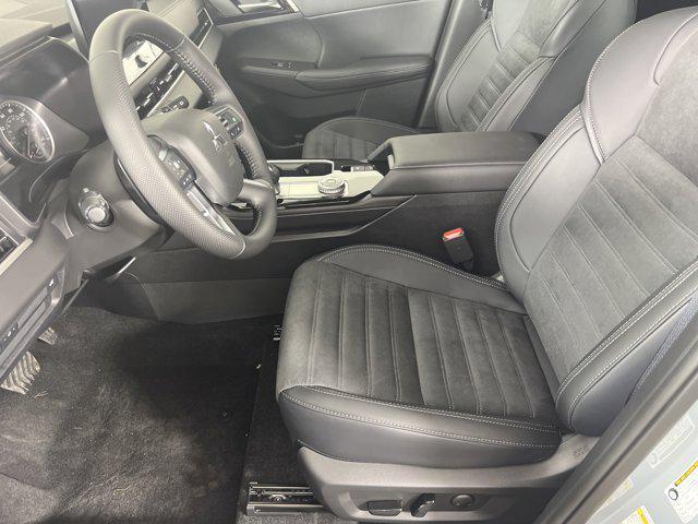 new 2025 Mitsubishi Outlander car, priced at $35,185