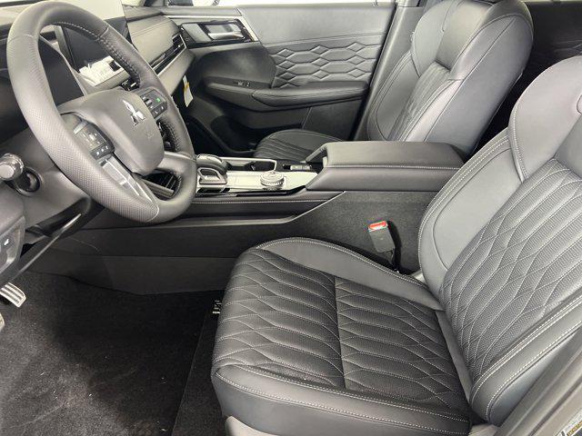 new 2025 Mitsubishi Outlander car, priced at $40,155