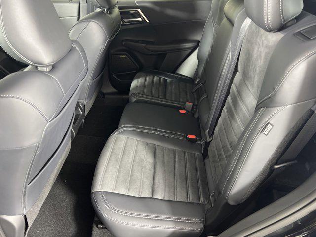 new 2025 Mitsubishi Outlander car, priced at $37,490
