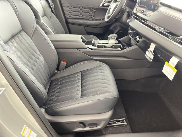 new 2025 Mitsubishi Outlander car, priced at $38,465