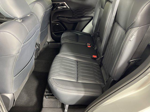 new 2025 Mitsubishi Outlander car, priced at $38,465