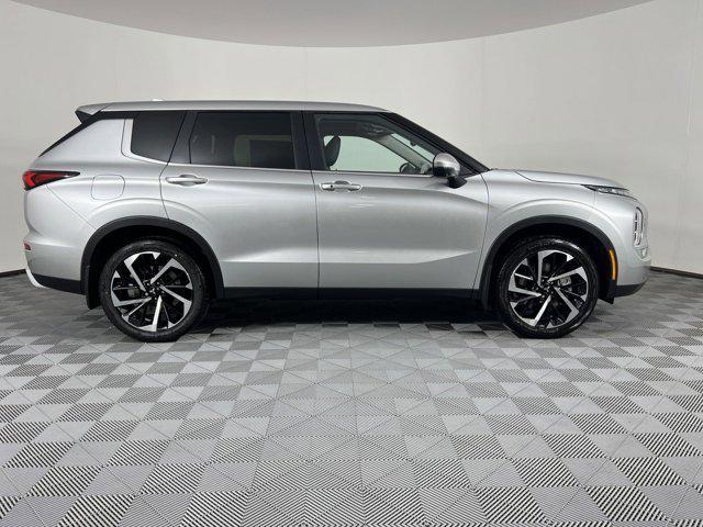 new 2024 Mitsubishi Outlander car, priced at $32,235