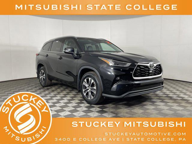 used 2021 Toyota Highlander car, priced at $29,997