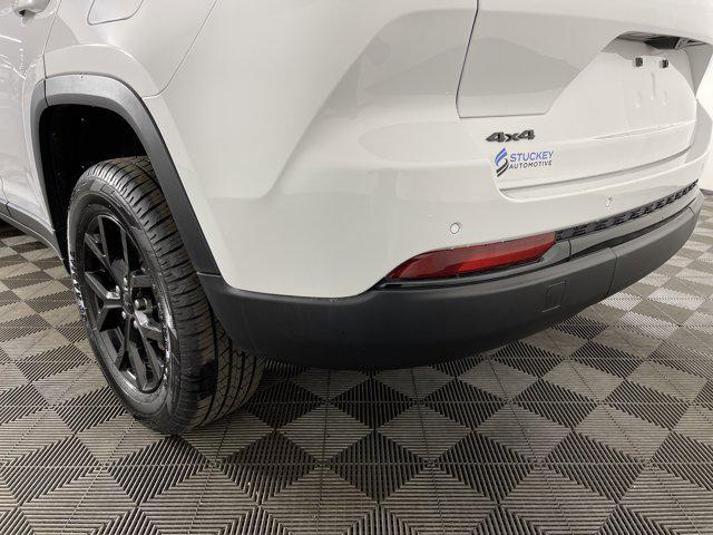 used 2024 Jeep Grand Cherokee car, priced at $33,997