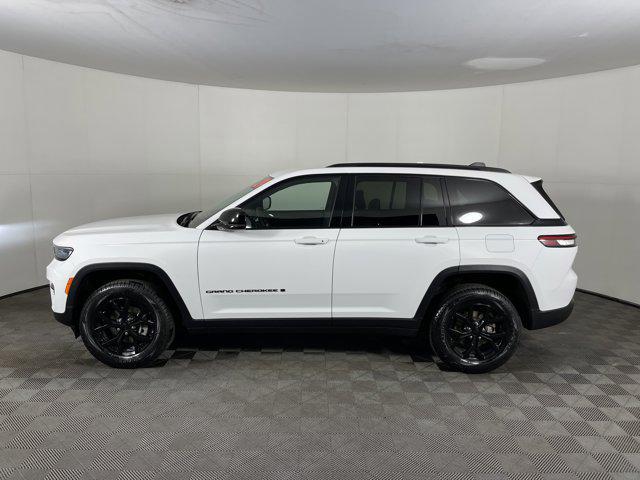 used 2024 Jeep Grand Cherokee car, priced at $33,997