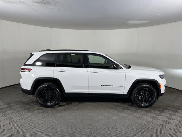 used 2024 Jeep Grand Cherokee car, priced at $33,997