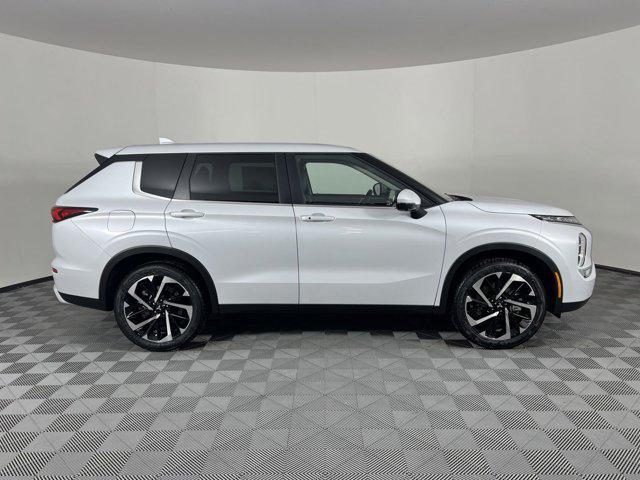 new 2024 Mitsubishi Outlander car, priced at $27,745