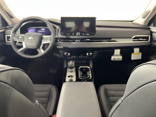 new 2025 Mitsubishi Outlander car, priced at $38,215