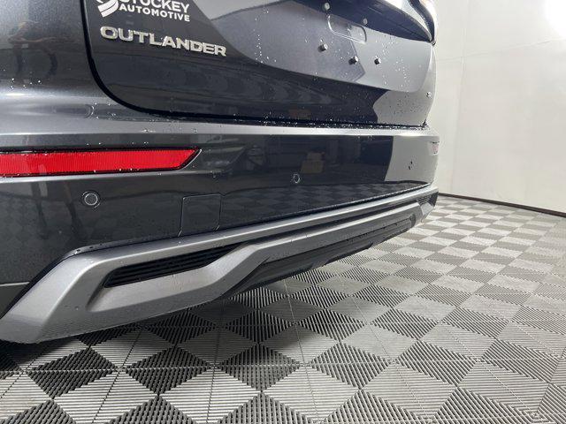 new 2025 Mitsubishi Outlander car, priced at $38,215