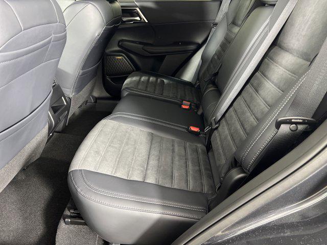 new 2025 Mitsubishi Outlander car, priced at $38,215