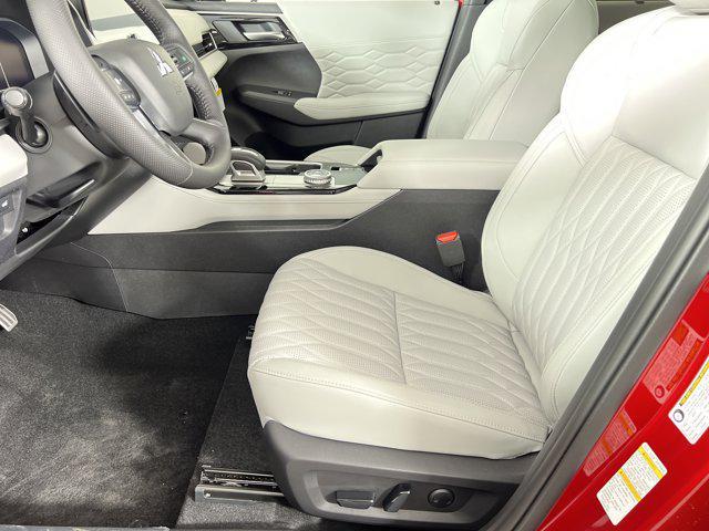 new 2025 Mitsubishi Outlander car, priced at $38,035
