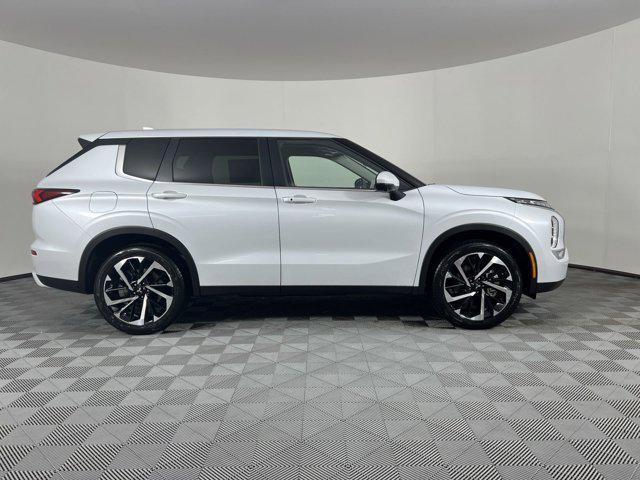 new 2024 Mitsubishi Outlander car, priced at $29,015