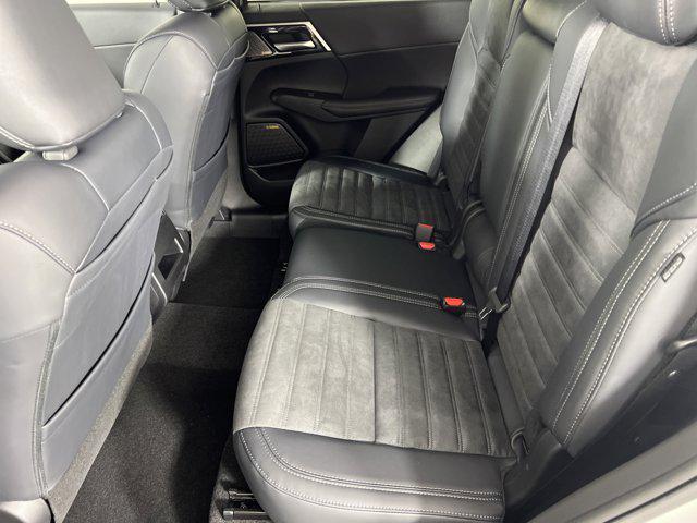 new 2025 Mitsubishi Outlander car, priced at $38,215