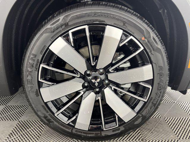 new 2025 Mitsubishi Outlander car, priced at $38,215