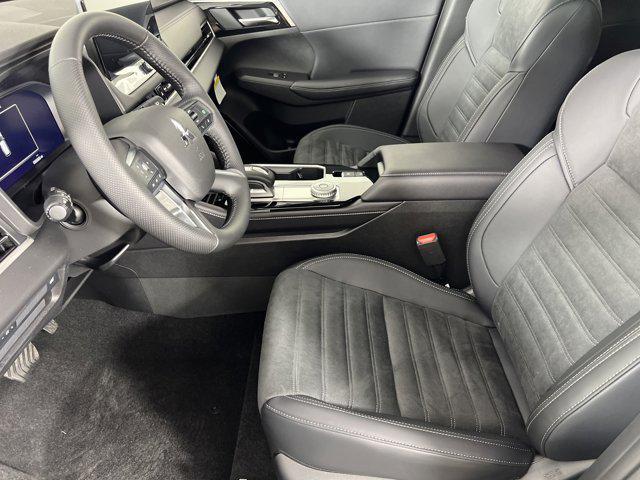 new 2025 Mitsubishi Outlander car, priced at $38,215