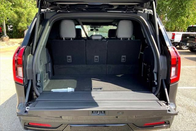 new 2025 Ford Expedition car, priced at $80,985