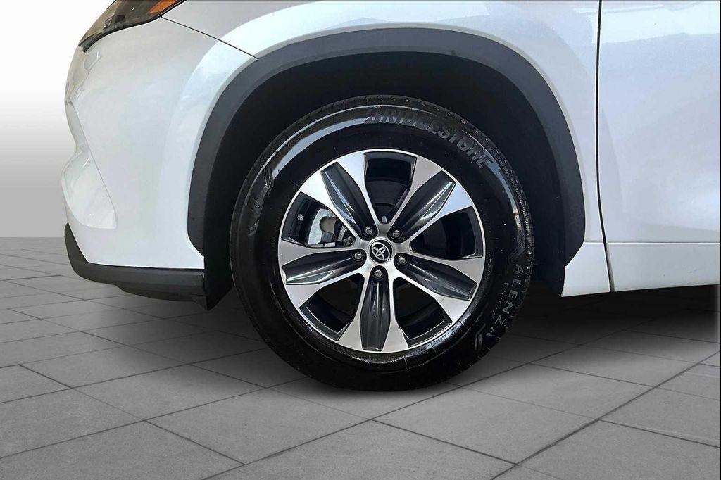 used 2023 Toyota Highlander car, priced at $35,750