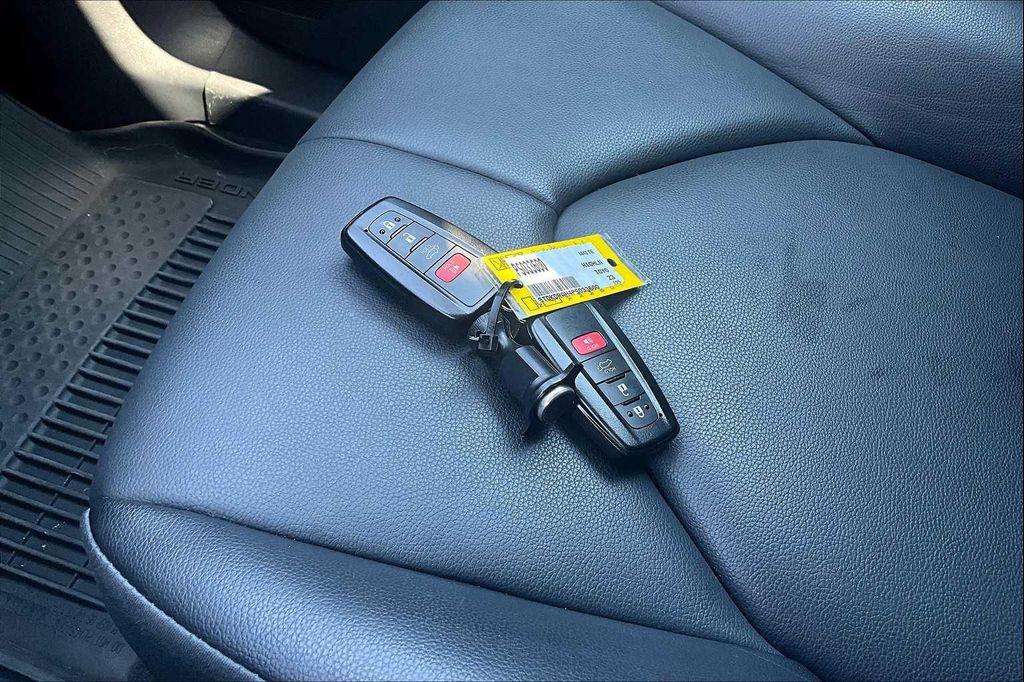 used 2023 Toyota Highlander car, priced at $35,750