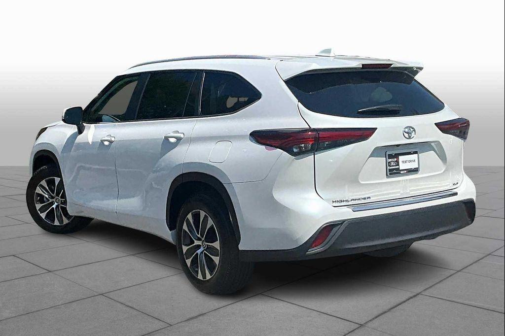 used 2023 Toyota Highlander car, priced at $35,750