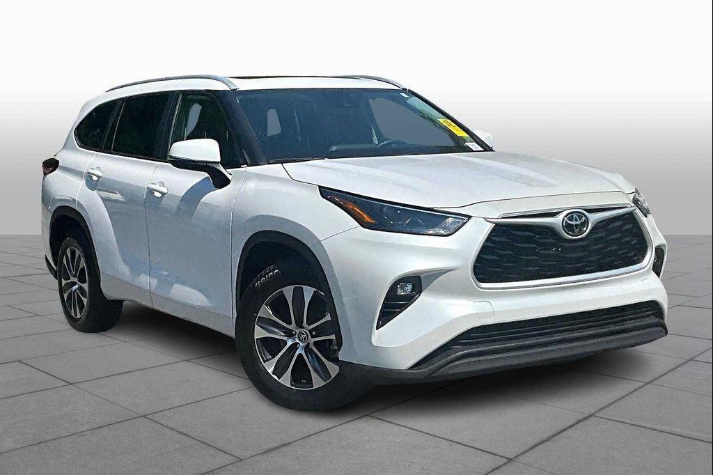 used 2023 Toyota Highlander car, priced at $35,750