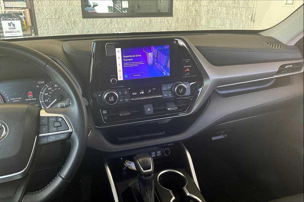 used 2023 Toyota Highlander car, priced at $35,750