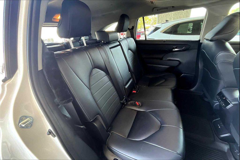 used 2023 Toyota Highlander car, priced at $35,750
