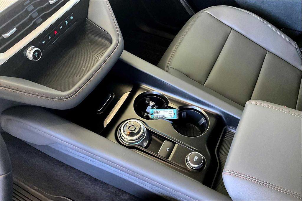 new 2025 Ford Explorer car, priced at $41,660