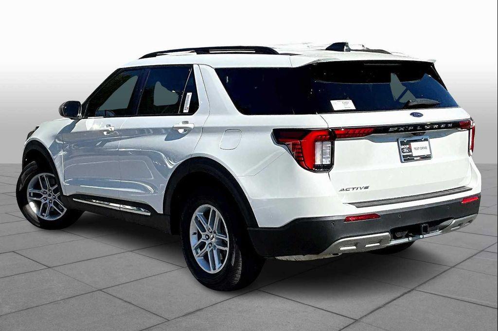 new 2025 Ford Explorer car, priced at $41,660