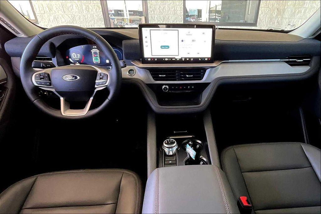 new 2025 Ford Explorer car, priced at $41,660